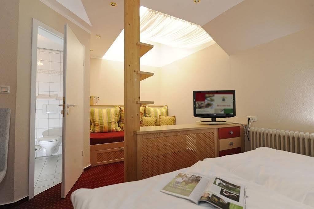 Landidyll Hotel Haus Hochstein Eslohe Bagian luar foto